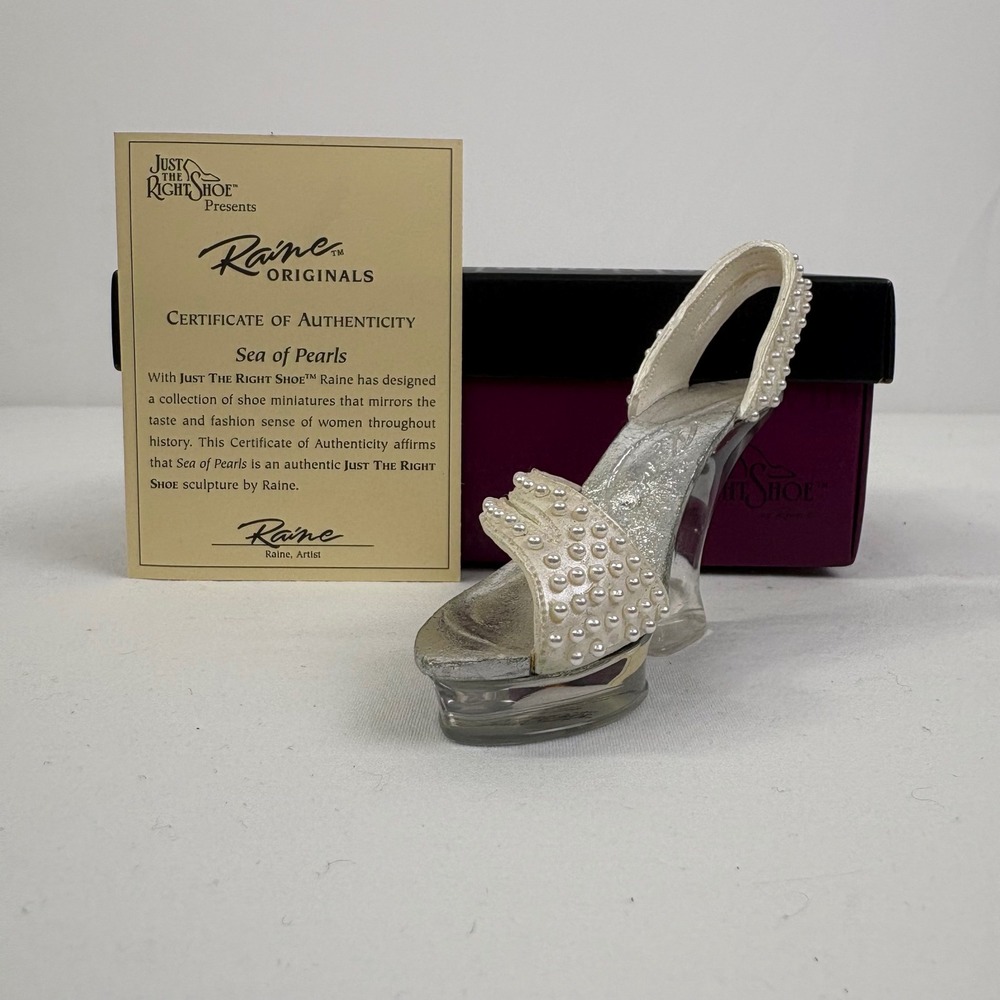 Vintage Just The Right Shoe By Raine Sea of Pearls 25094 1999 COA